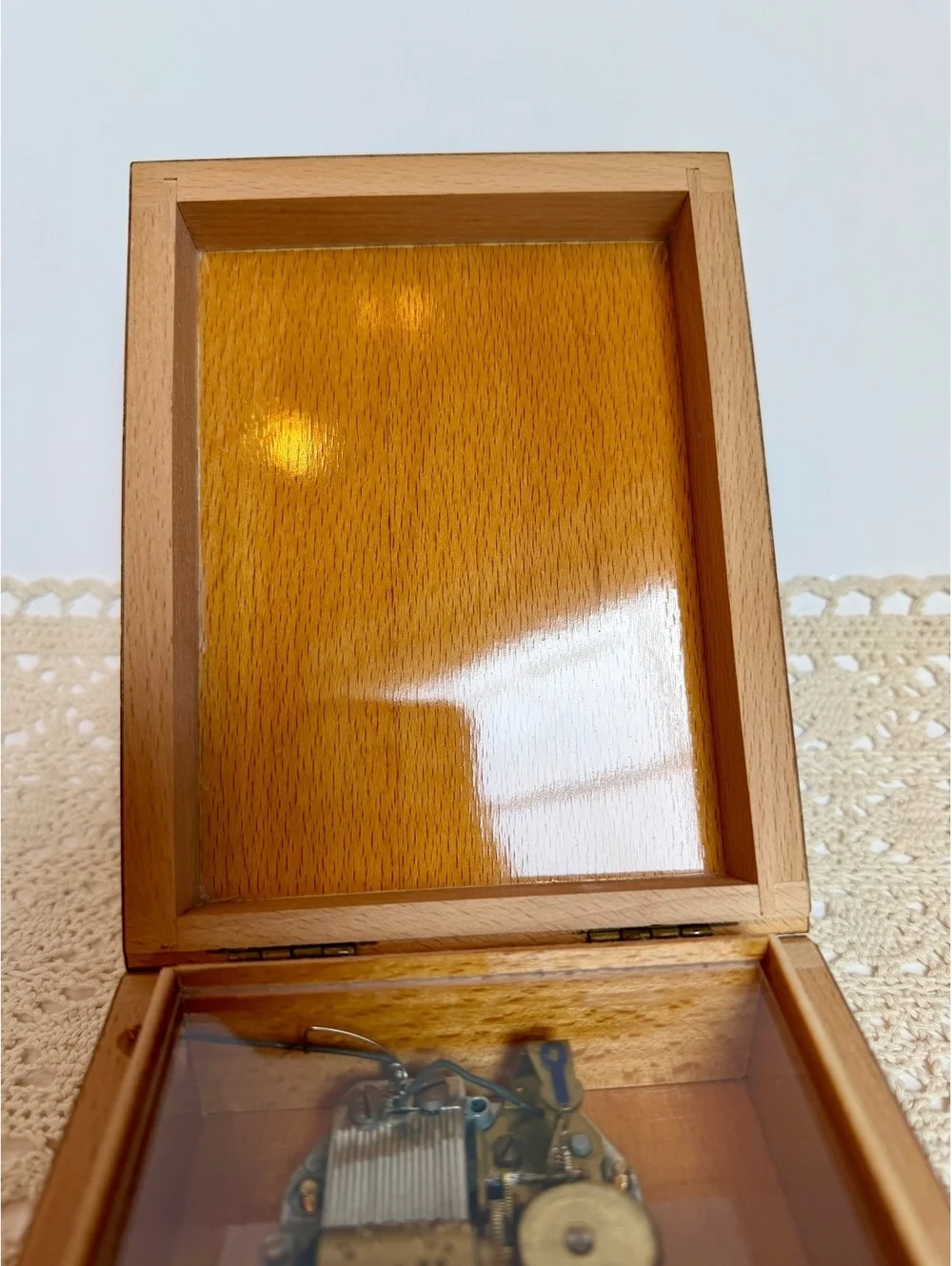 Vintage Reuge Swiss Music Box Santa Notte Christmas Carolers Wood Box